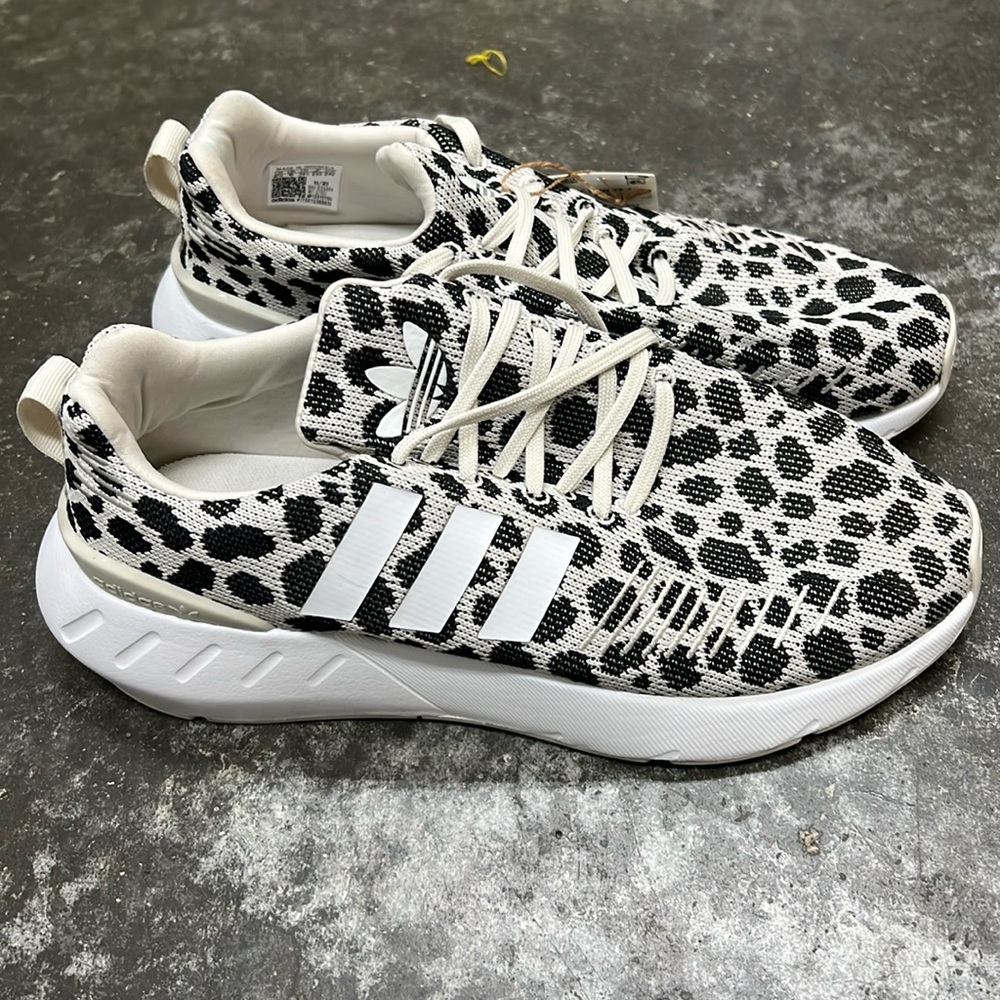 ***SOLD*** NWT Adidas Sneakers